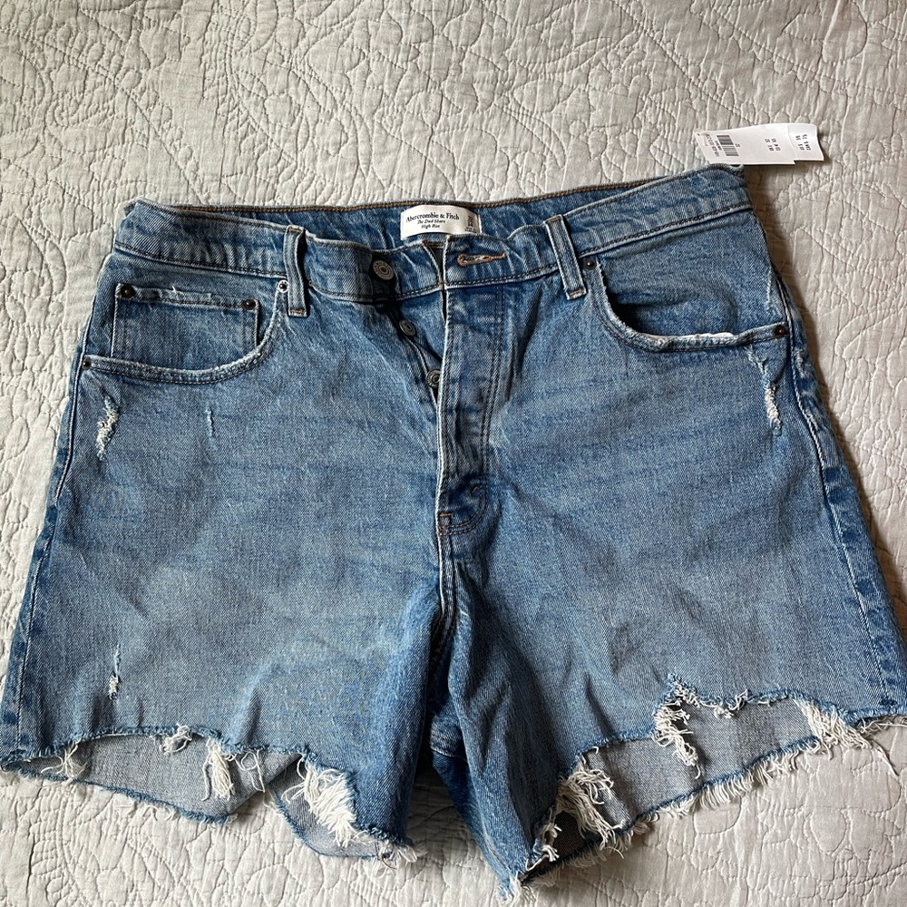 BNWT Abercrombie and Fitch Dad Shorts current style size 32/14